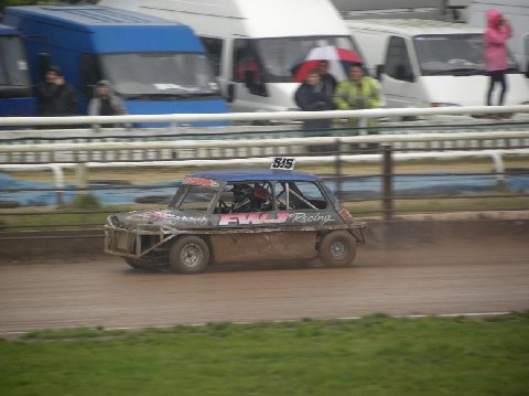 Frankie JJ in the wet second heat Frankie JJ in the wet second heat
