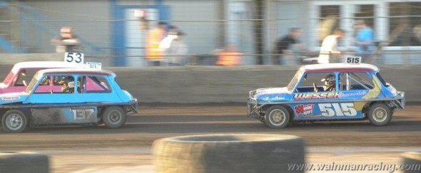 Frankie JJ closes in on Rob Jacklin.