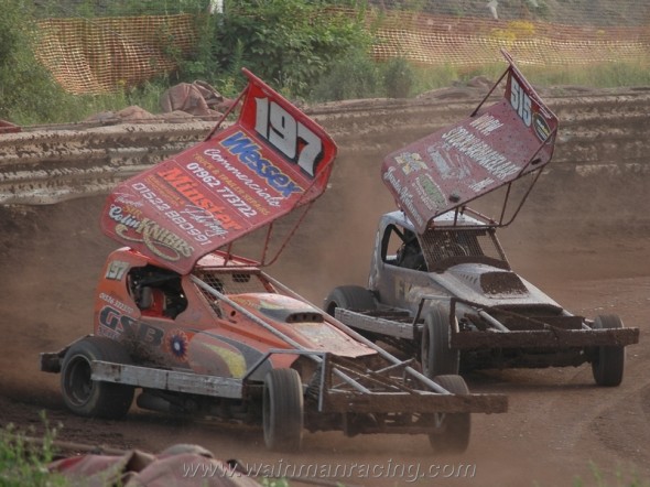 Frankie catching 197 to win heat 2 (Lee Pycroft)