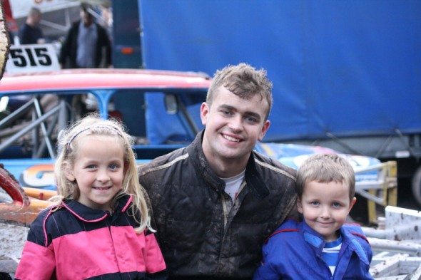 Kayleigh & Lewis Smith are mad Wainman fans, and after getting their photo with Frankie they decided they wanted the full set.
