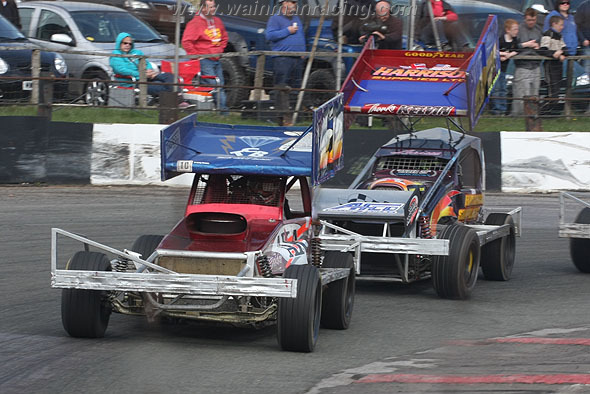 Danny leading Ryan. (SJS)