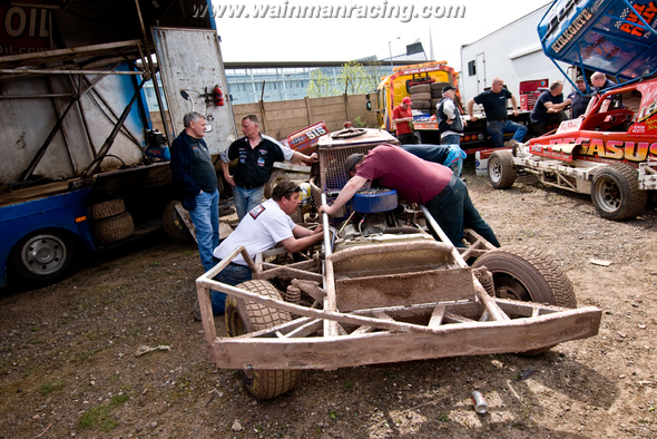 All hands on deck. (MB)