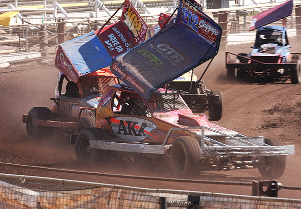 Great to see Scott out on track so soon after he suffered a bad fire on his new transporter. (SJS)