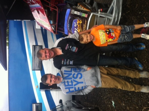 Frankie met Alfie and Ben Andrews at Sheffield. It made their day, and Alfie hasn't shut up about it since ! (Sorry about the photo being sideways - no matter what we do, it always displays that way :-( )