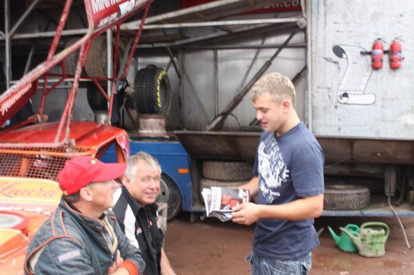 Pre-meeting team talk (Photo: Mark Hipkiss)