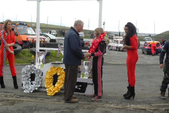 Willie Harrison presents Phoebe with 3rd place trophy